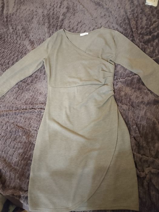 Плаття жіноче сірого кольору