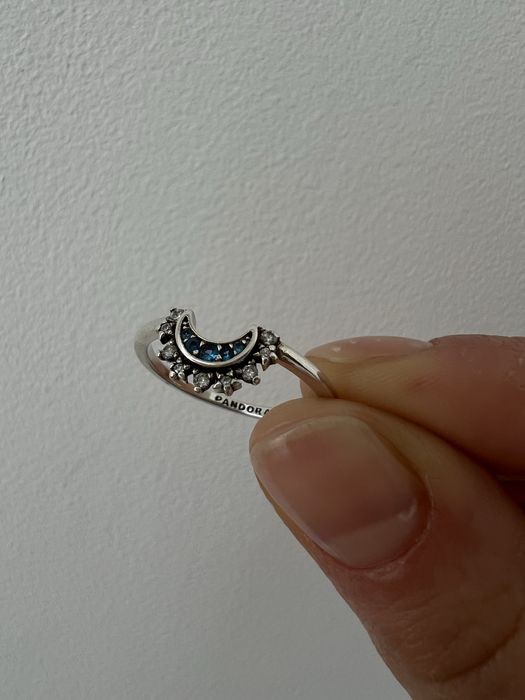 Срібна каблучка Pandora «Сяючий блакитний місяць»