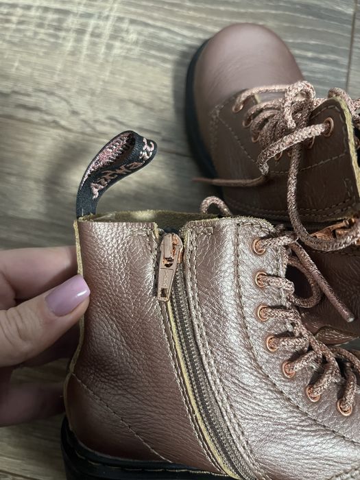 Це оригінальні дитячі черевики Dr. Martens 1460 Pascal T  устілка 16.5
