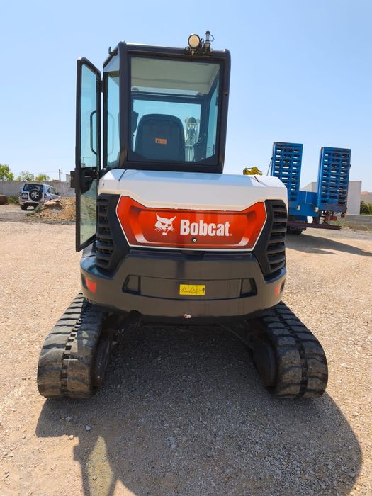 Máquina Giratória Bobcat