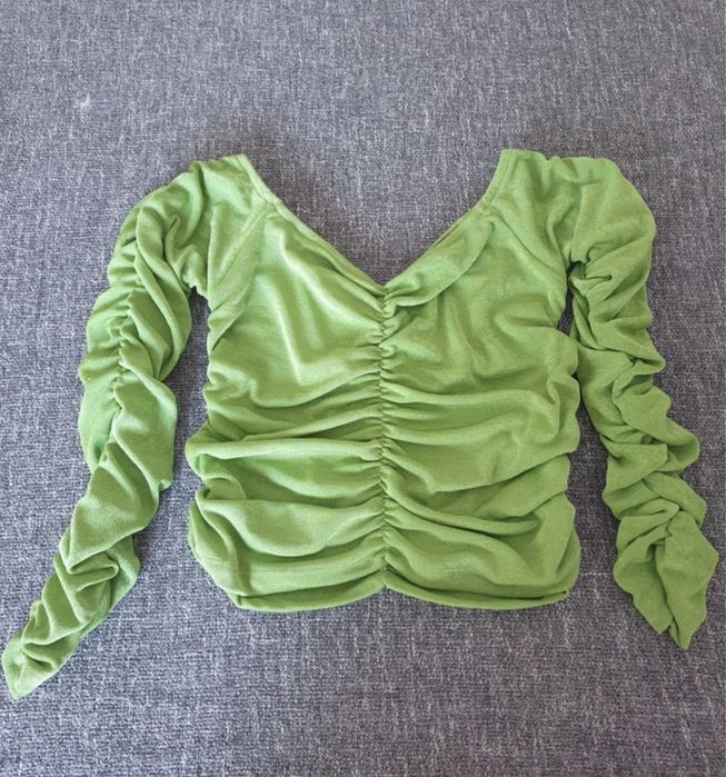 Zielona bluzka crop top marszczona