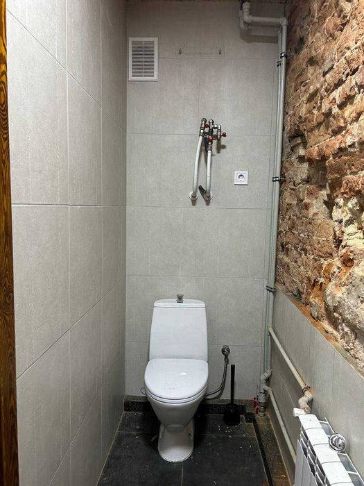 Продаж нежитлового приміщення 76 кв.м. центр. Володимирська вул.