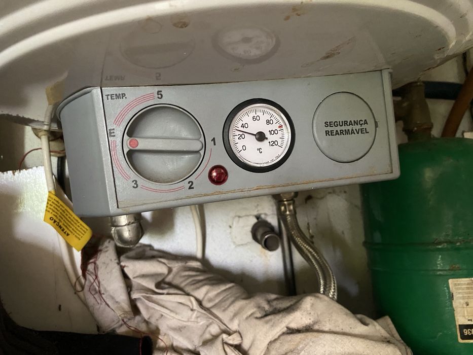 Acumulador térmico de 80 litros usado.