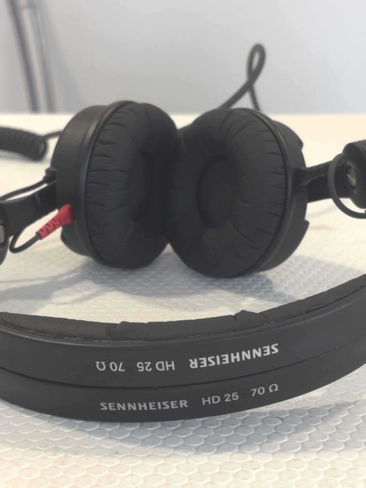 Sennheiser HD-25 PLUS (COMO NOVOS)