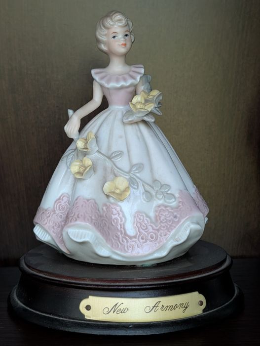 Figurka z porcelany
