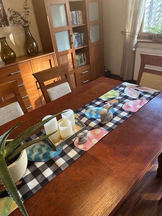 Stół rozkladany z 6 krzesłami