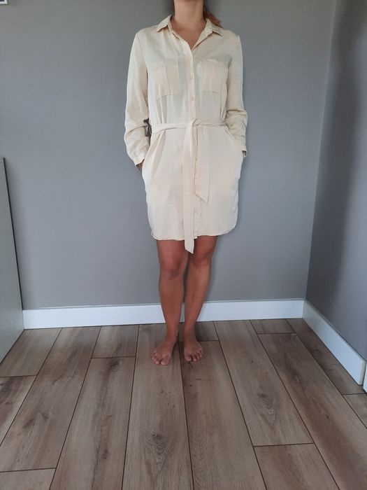 Sukienka koszulowa z kieszeniami