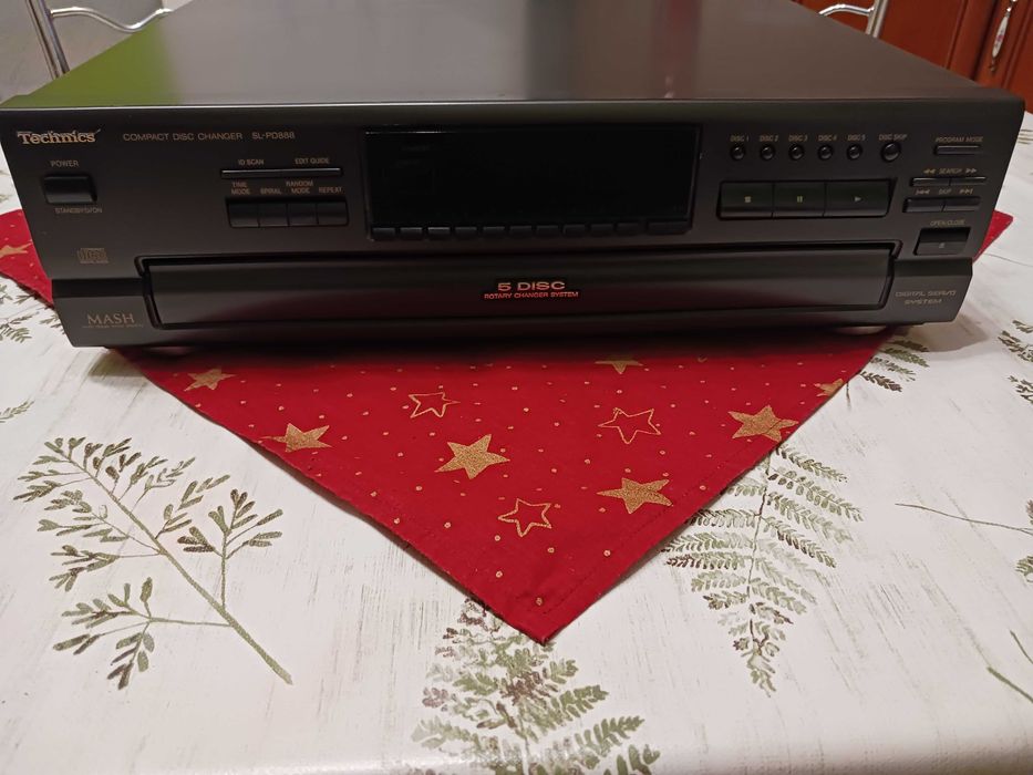 Technics odtwarzacz CD model SL-PD888