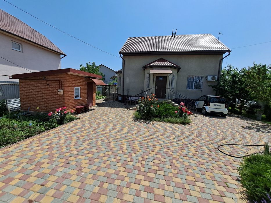 Капітальний будинок у моря