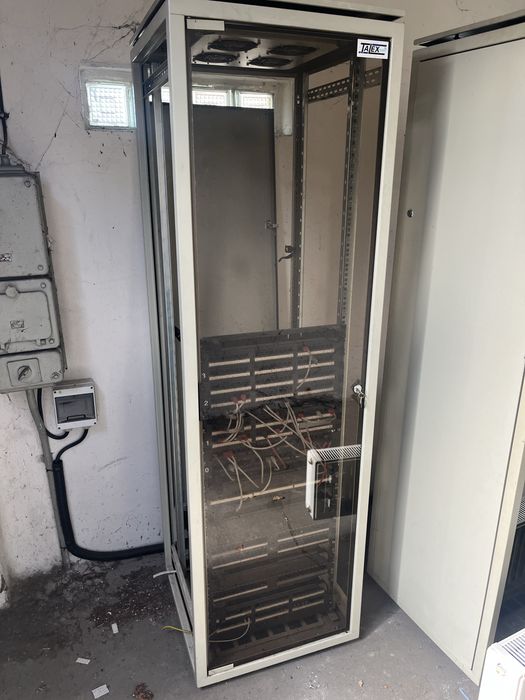 Szafa serwerowa drzwi szklane, stojaca, solidna