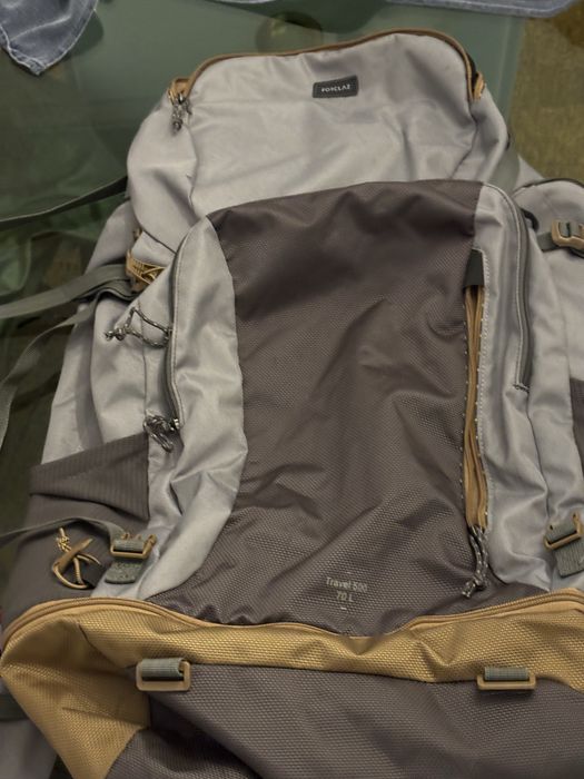 Mochila de Campismo FORCLAZ 70L- exelente estado
