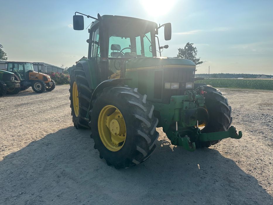 John Deere 6900