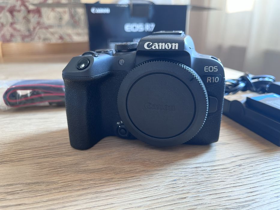 Canon R10 body  idealny