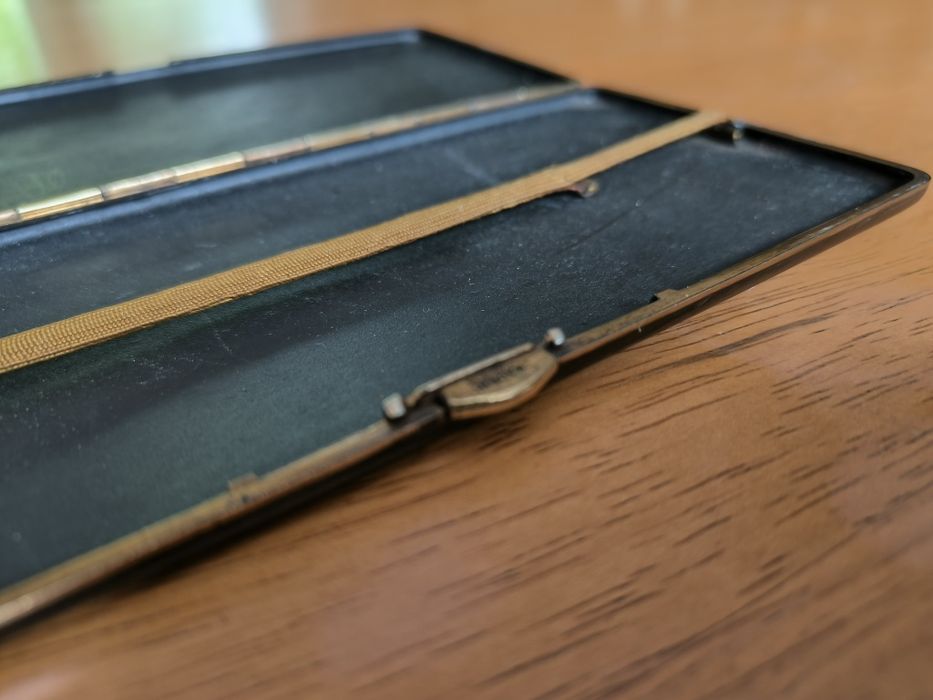 APIEROŚNICA inkrustowana zlotem