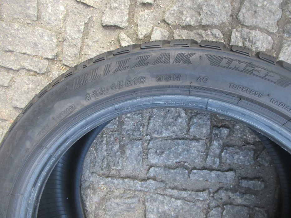 Opony zima 4szt BRIDGESTONE BLIZZAK LM-32 225/45R18 95H