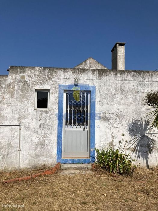 Casa Típica Portuguesa com Terreno de 6346m2