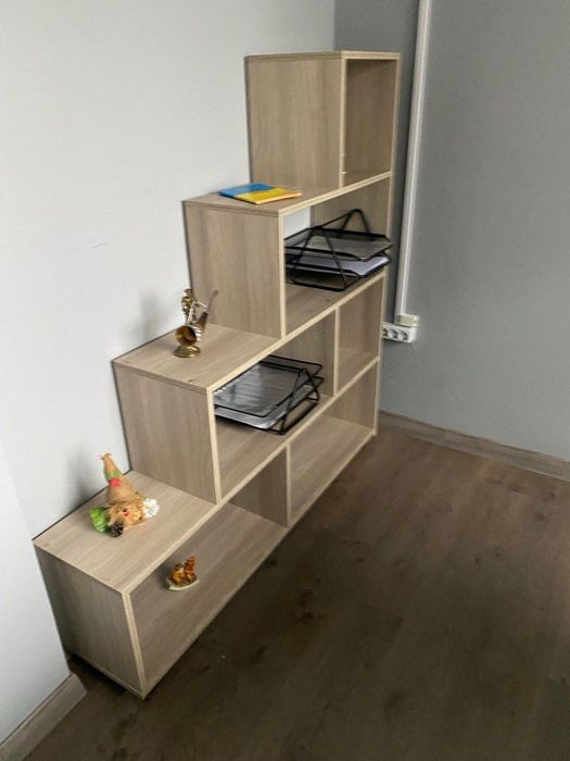 Офисные столы ,тумбы, стелажи ,шкаф
