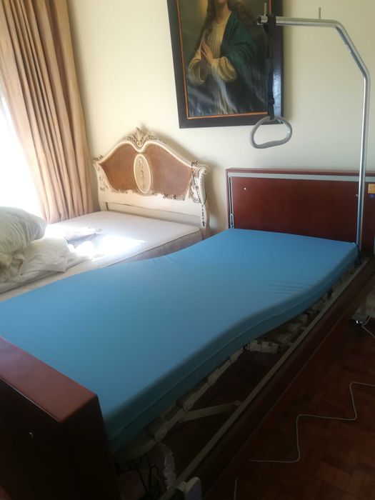 Cama articulável (Individual) de tipo hospitalar- “DREAM”.