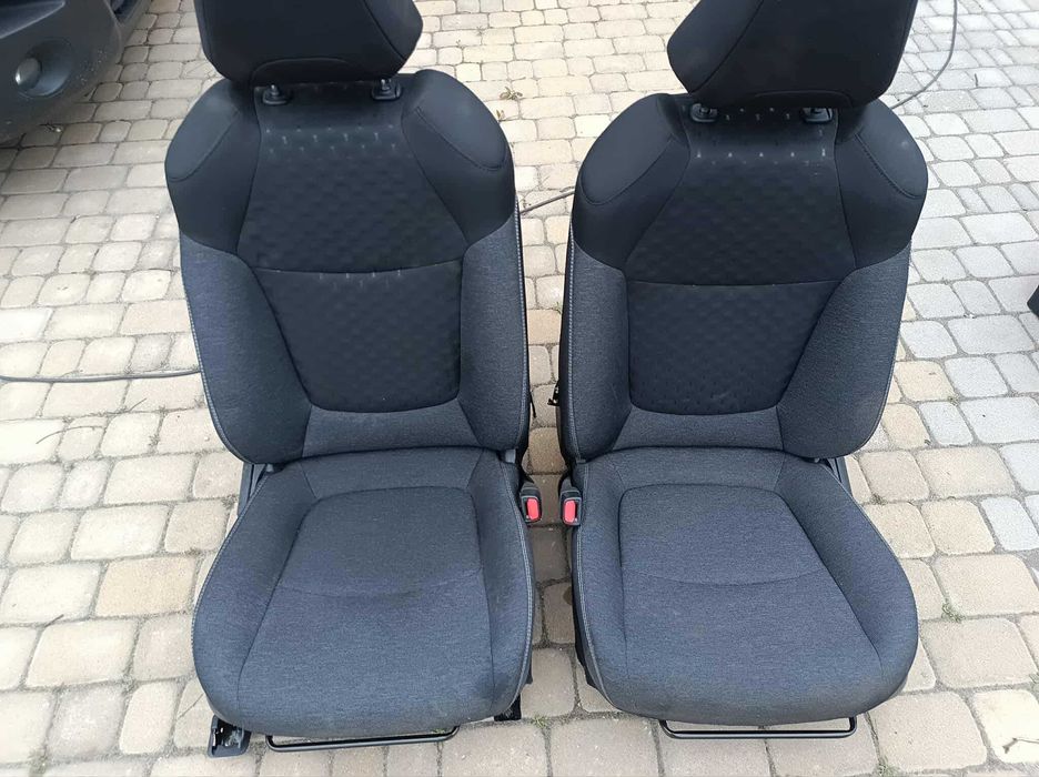 Toyota Corolla E21 sedan fotele kanapa boczki tunel lift wysyłka