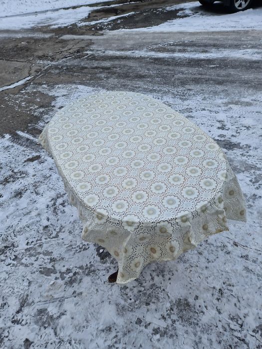 Стіл добротний кухонний