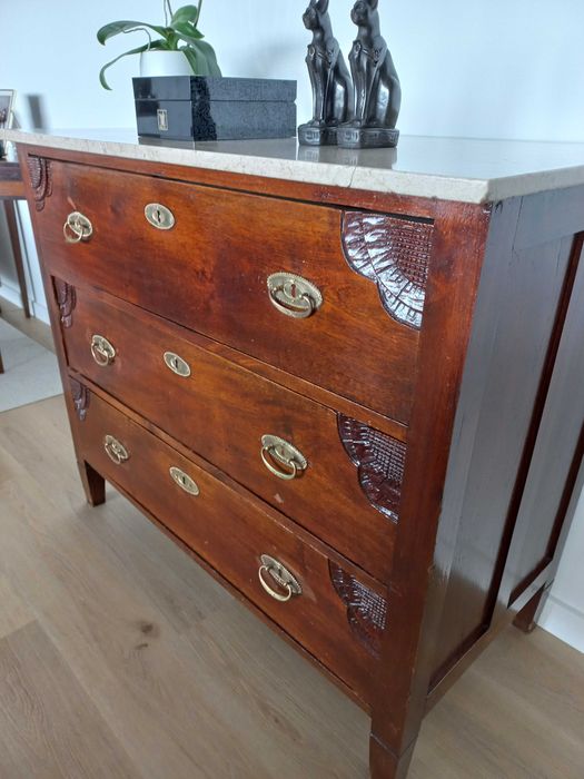 Cómoda antiga inicio Sec. XX