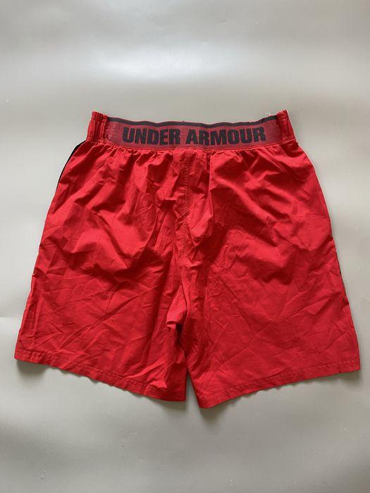 Спортивні шорти Under Armour червоні