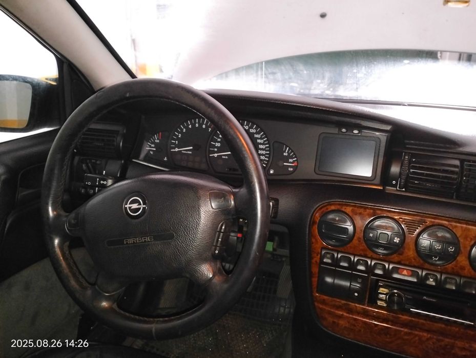 Opel Omega Caravan 2.5 V6 CD