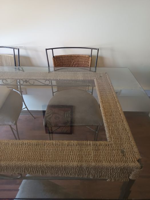 Mesa de jantar com 6 cadeiras