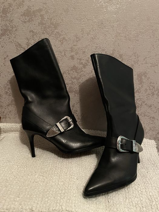 Чобітки ZARA  36 р нові