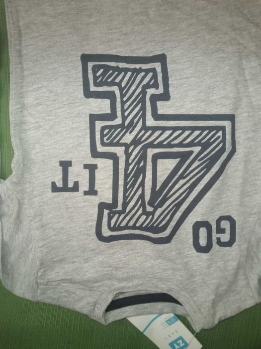 T-shirts manga comprida novas para bebé