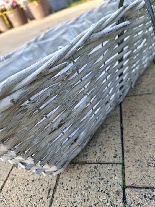 Dwie nowe doniczki balkonowe z hakami, naturalny rattan