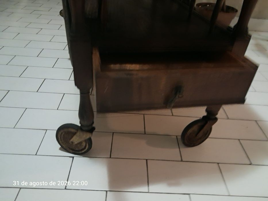 50€ Vendo Carrinho de chá antiguidade Muito bonito