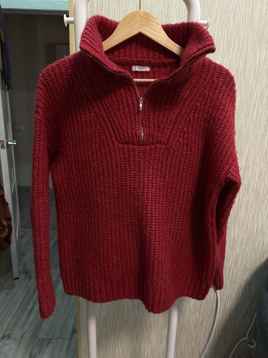 светр теплий червоний M