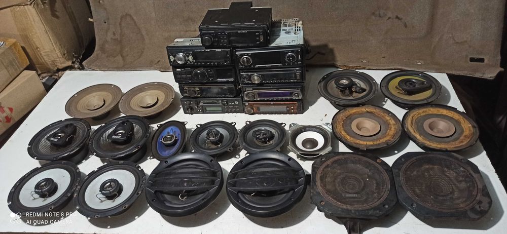 Динамики колонки магнитолы