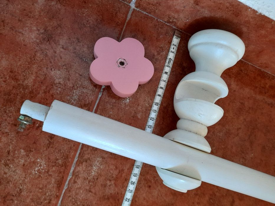 Varão de cortinado de quarto de menina