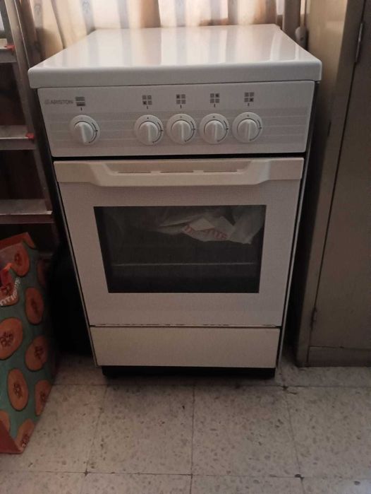 Fogão Novo nunca foi usado. Para gás natural. Gás canalizado.