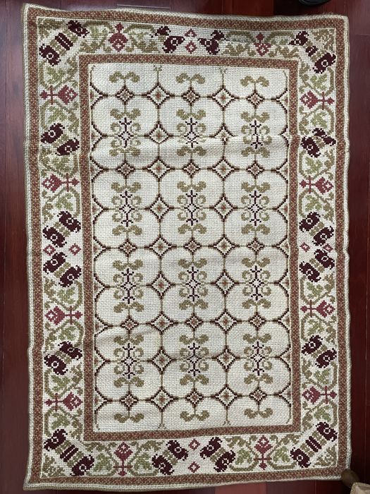 Tapete tipo Arraiolos