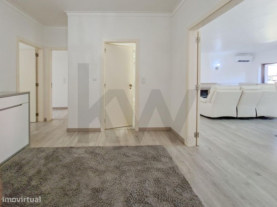 Apartamento T2 muito amplo, com ar condicionado, Sofisticado na Presti