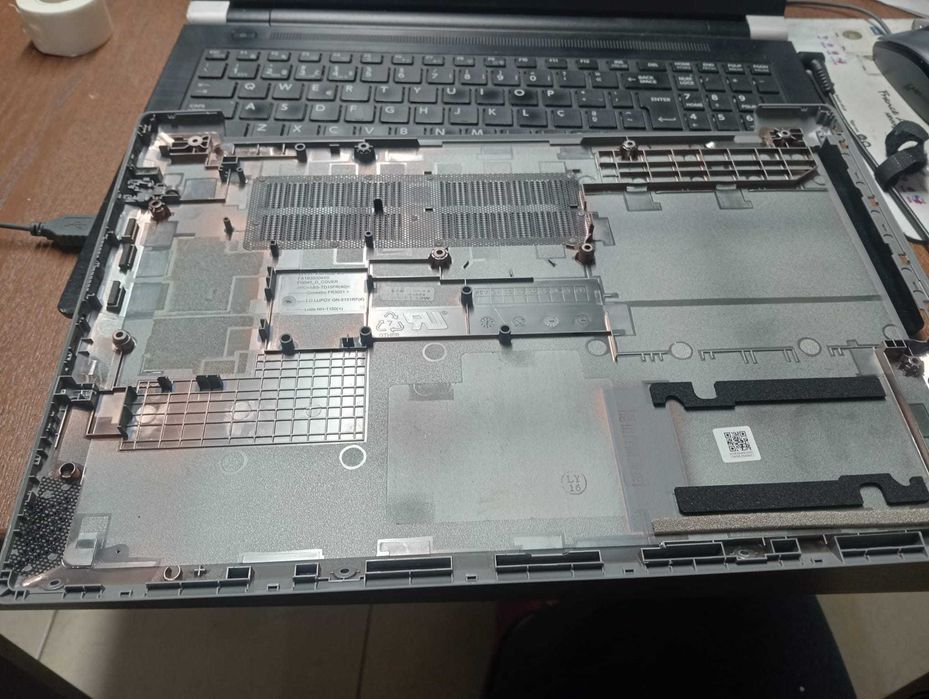 Tampa Inferior Notebook (Base D) - Peça  FG540 / FA1B20004X0