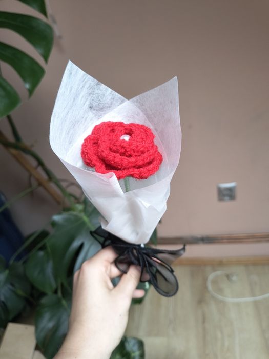 Róża która nigdy nie zwiędnie. Idealny na prezent