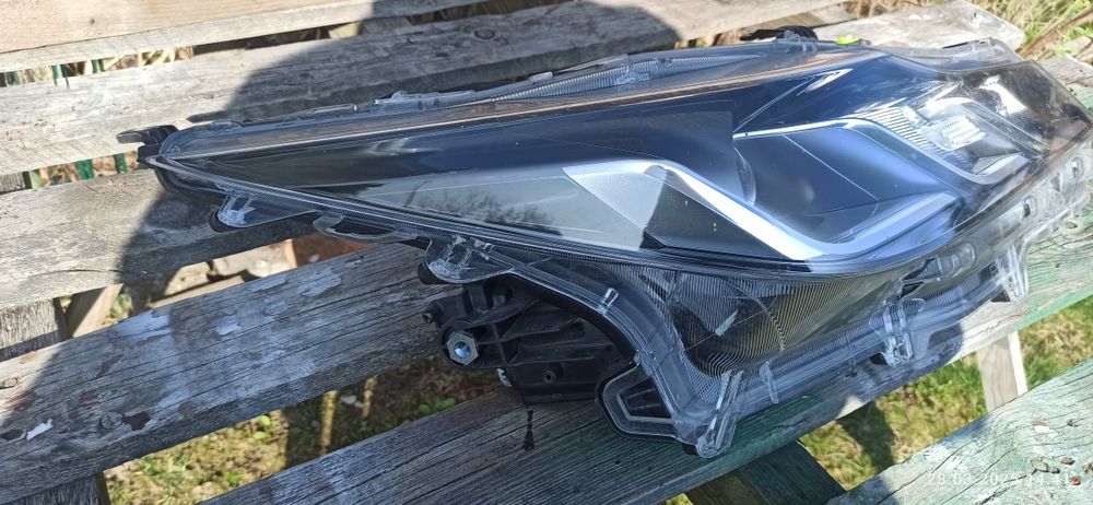 Reflektor oryg. Prawy i Lewy do Toyota Corolla 2019