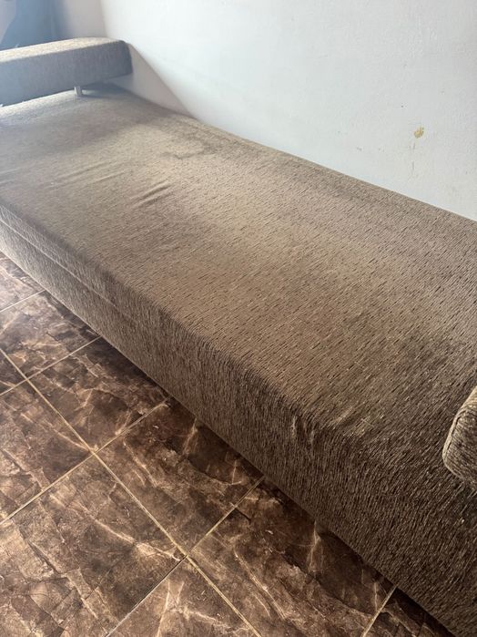 Sofá(pode ser usado como cama)
