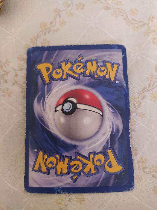 Lote de artigos e cartas pokemon