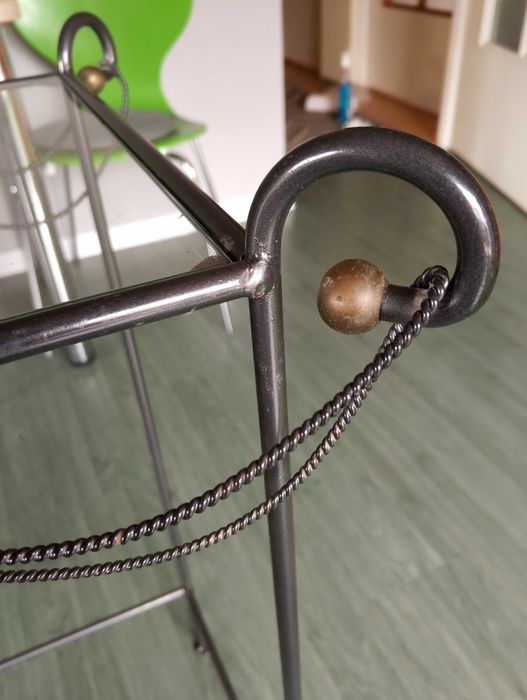 stolik metalowy z szybą -konsola-kwietnik