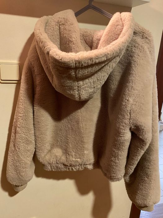 Casaco de pêlo beje da Bershka T:S