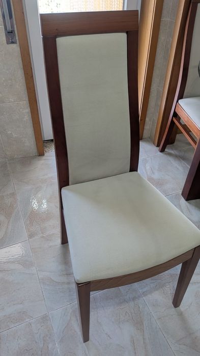 Conjunto mesa e 4 cadeiras