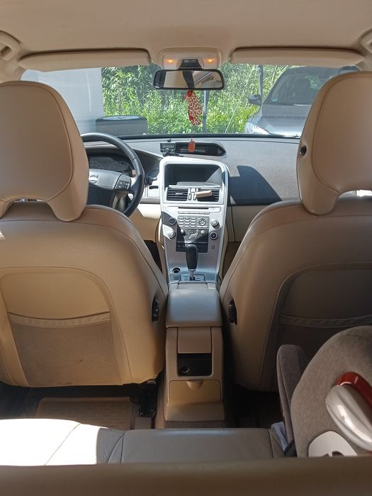 Volvo XC60 2.4 D5 AWD 2009 rok