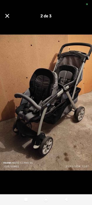 Carrinhos de gêmeos