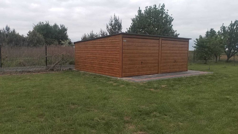 Garaż blaszany drewnopodobny akrylowy spad do tyłu 6x5