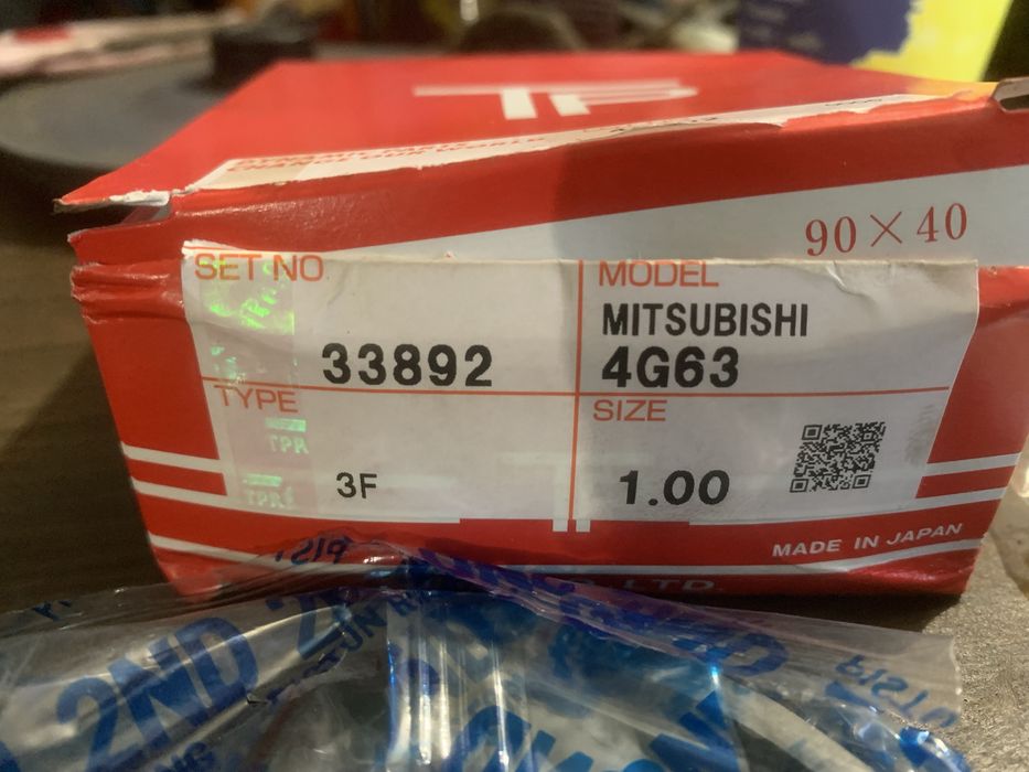 Продам вкладиші корінні +0,5, Кільця поршневі 86мм. На двигун 4g63